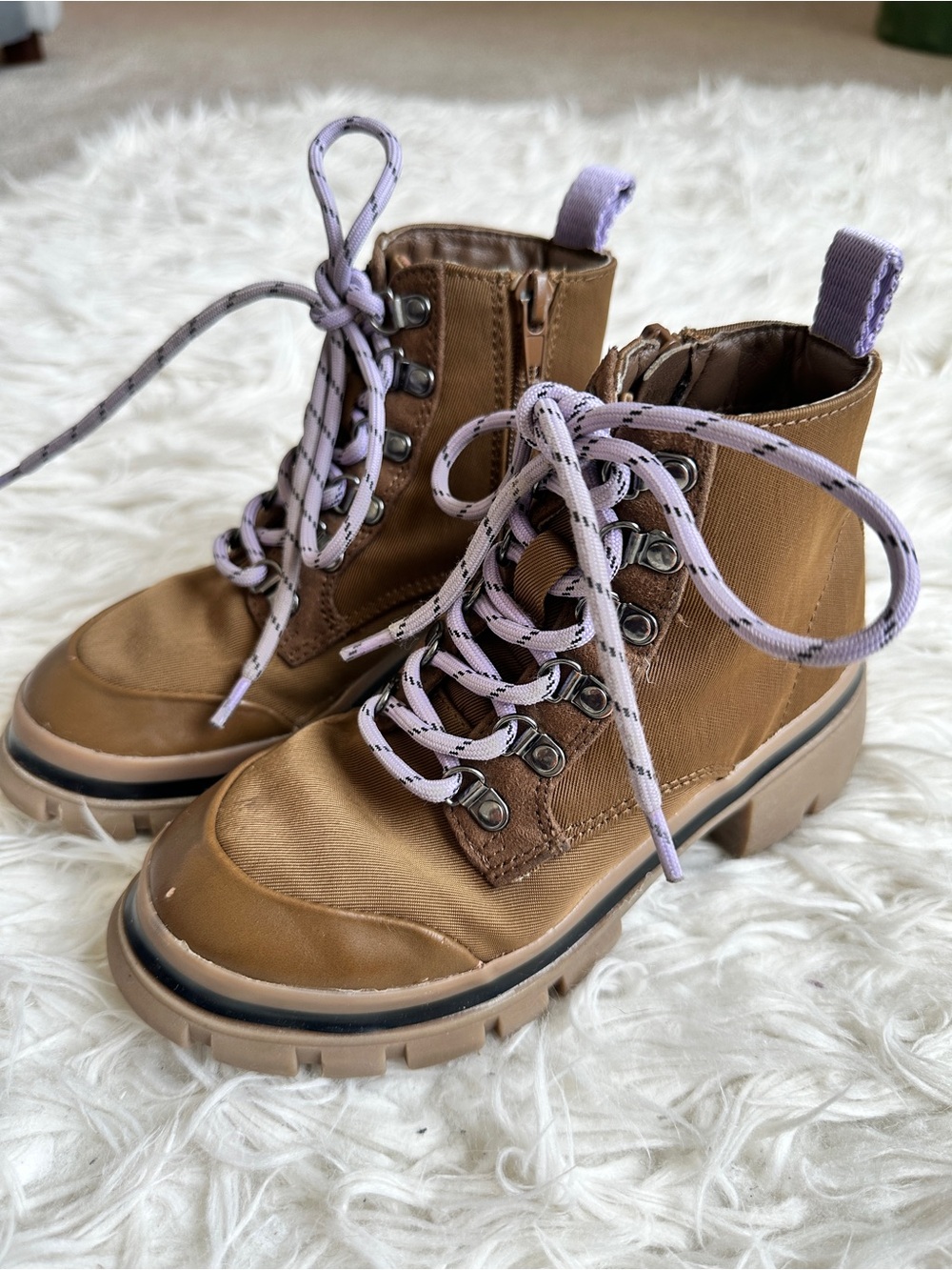 Steve Madden girls 13 Brown Lace-Up Combat Boots with Lavender Laces